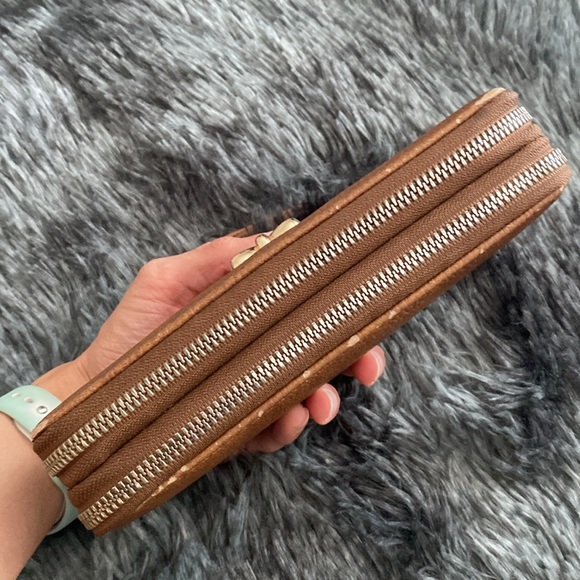 Faux leather hazelnut double-zippered compartment wristlet clutch wallet - Picture 9 of 17